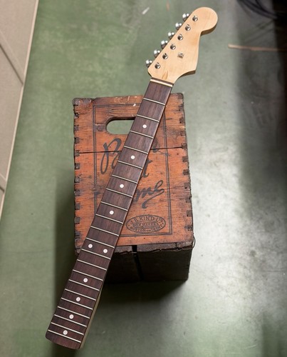 Parts vintage style - st, neck