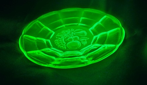 Vintage art deco uranium glass - deco,