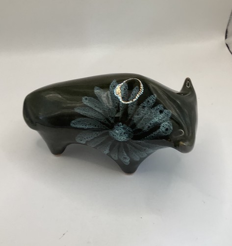 Lotus pottery devon bull - devon,,