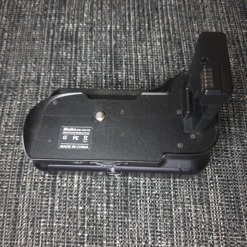 Meike d5100 battery grip - battery,