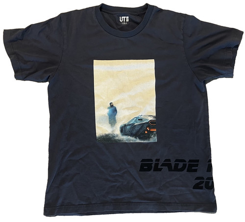 Uniqlo blade runner 2049 - x,
