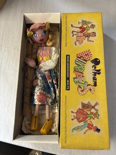 Early pelham puppet - early,