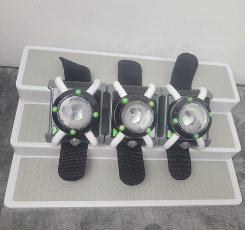 Ben deluxe omnitrix toy - deluxe,