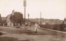 COULSDON - SURREY - LADY ON