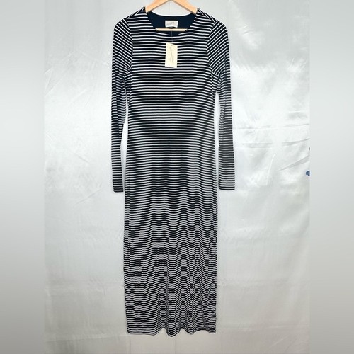 Nwt universal thread navy - thread, &