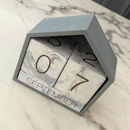Tabletop perpetual desk - tabletop,