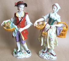 SITZENDORF PAIR OF FIGURINES