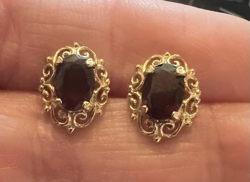 9ct gold and garnet - 9ct,