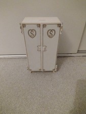 Sindy Vintage Wardrobe On Feet