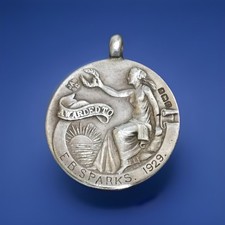 Hallmarked 1929 Royal Life Saving Medal 10gm. E.B Sparks. (7)