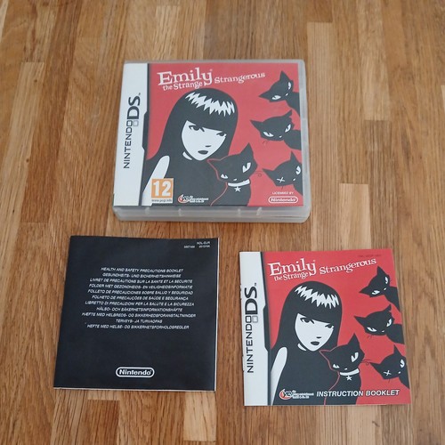Emily the strange - strange, strangerous