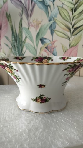 Old country roses - old, large