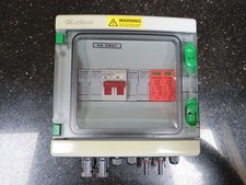 2 String Solar PV Combiner Box, 500V 32A Solar PV Combiner Box 2 in 1 out Outdo