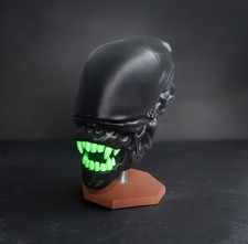 Xenomorph Head Glowing Teeth