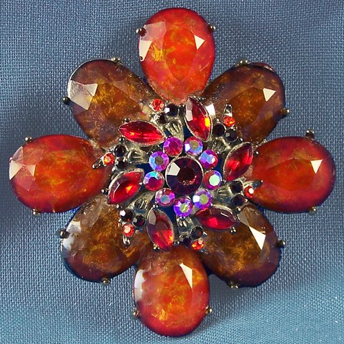 Flower pin cluster - flower, rhinestone