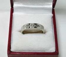 9ct White Gold And Diamond Gents / Ladies Band Ring Size R - 22993