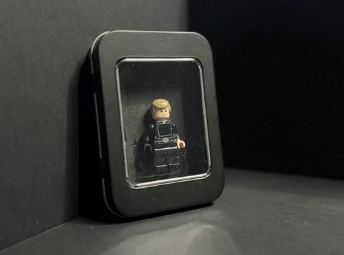 Pocket figure display case - display,