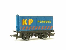 Hornby R001 Closed Van Wagon