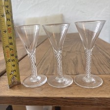 Elegant Vintage Twist Stem