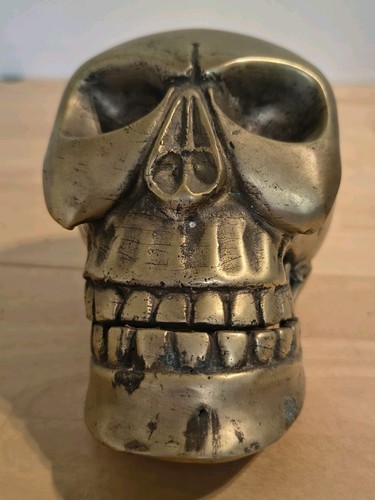 Metal skull ornament not - metal,