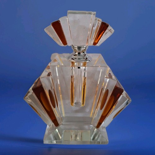 Art deco style - fan, cut