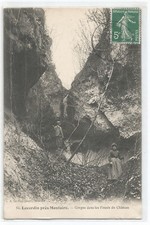 41 Lavardin near Montoire, Gorges in the castle moat