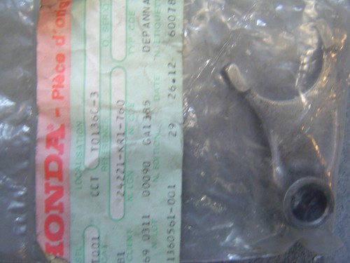 Left side gearbox fork - left,