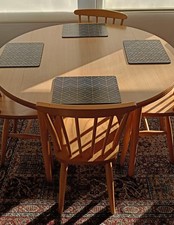 (USED) Round Solid Wood Folding Dining Table and 6 chairs in Very Good Condition