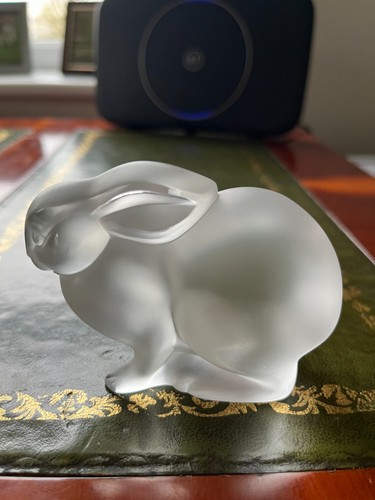 Lalique lapin caline resting - "lapin,