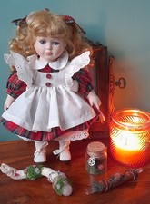 HAUNTED DOLL LILA POSITIVE
