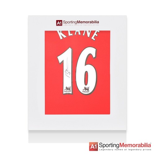 Roy keane signed manchester - roy,