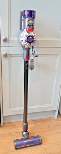 Dyson advanced handheld - v8,