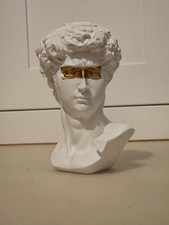 Modern David Bust Ornament – White & Gold Sculpture – 14cm