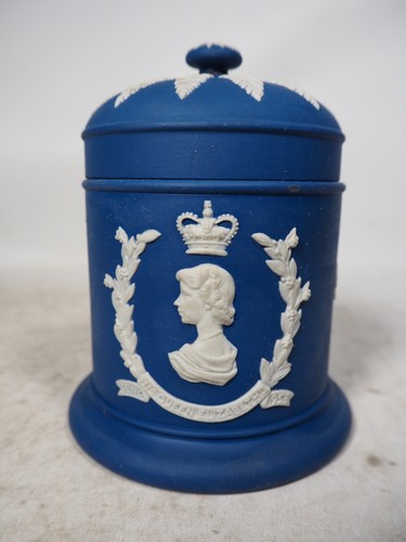 Wedgwood blue jasperware queen - wedgwood,