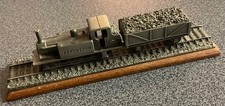 SOLID PEWTER,FENCHURCH MINIATURE LOCOMOTIVE TRAIN ON WOODEN PLINTH.14 x 3.5 cm