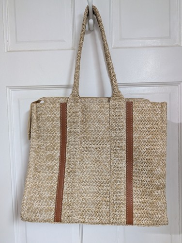 Lightweight beya straw tote - lightweight,