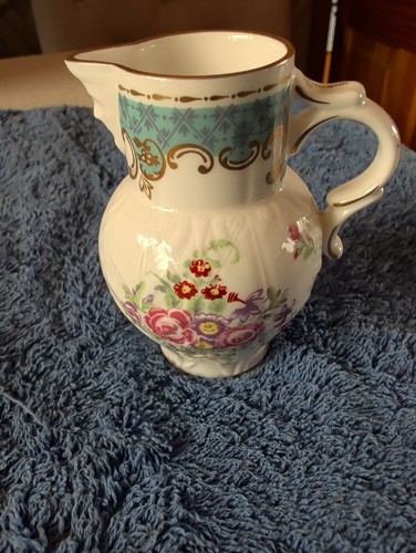 Cabbage leaf jug - cabbage,
