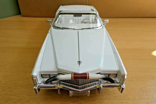 1976 cadillac eldorado - 1:18,