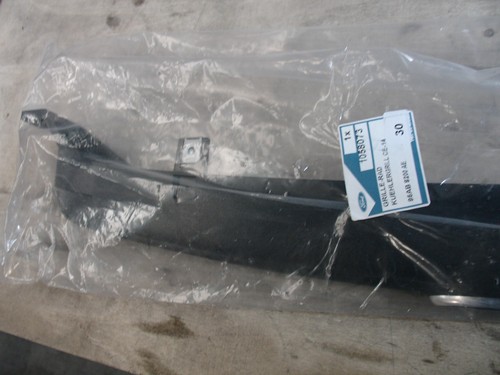 1058073 front bumper - front, center