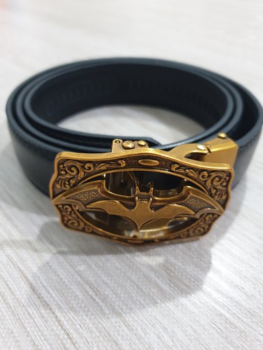 Batman logo gold buckle - batman,