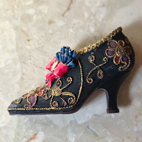 Black high heel shoe - black,