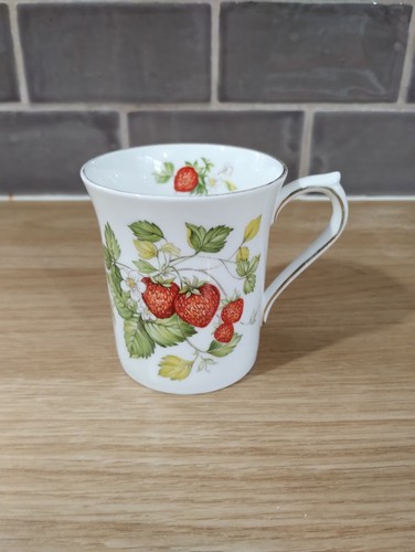 Bone china strawberry pattern