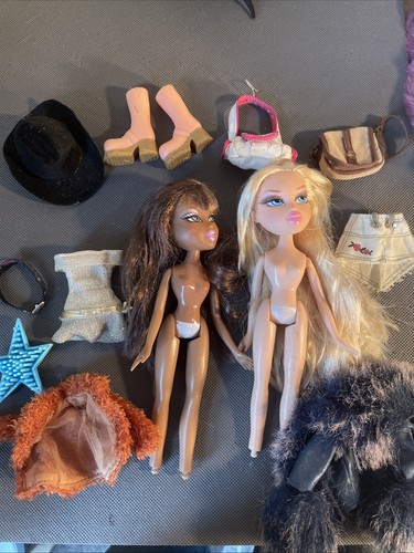 Bratz dolls with accessories - dolls,