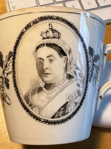 Antique queen victoria golden - queen,