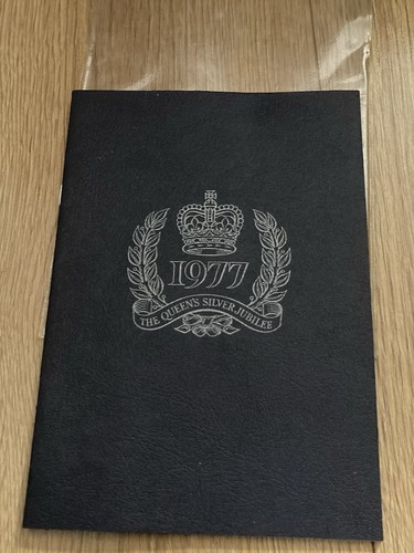 Vintage 1977 the queens - the,