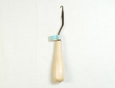 Rug Making Latch Hooks - Rug