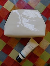 Elle Macpherson The Body  Make Up bag With 100ml Body Butter + please read