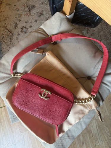 Chanel red caviar quilted - red,