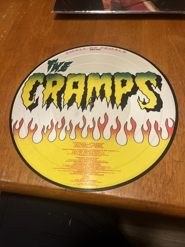 The cramps smell female - cramps, of