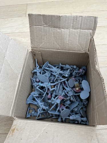 Plastic toy soldiers - plastic,